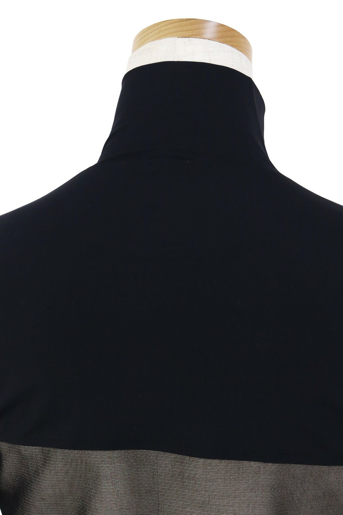 カステルバジャックのハイネックシャツ