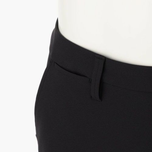 ブリーフィングのショートパンツ