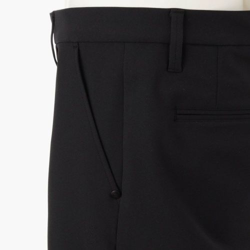 ブリーフィングのショートパンツ