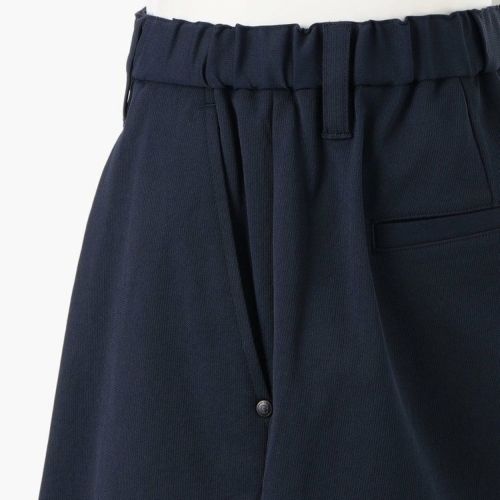 ブリーフィングのショートパンツ
