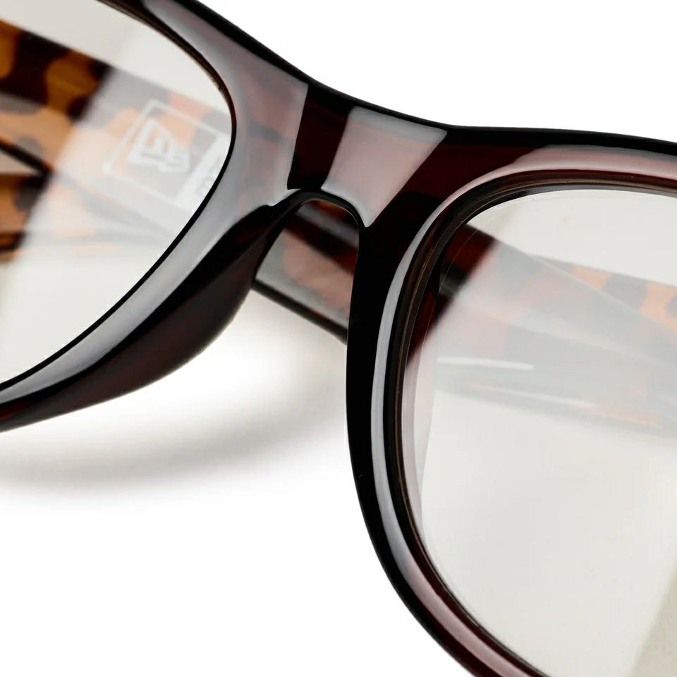 ニューエラのサングラス