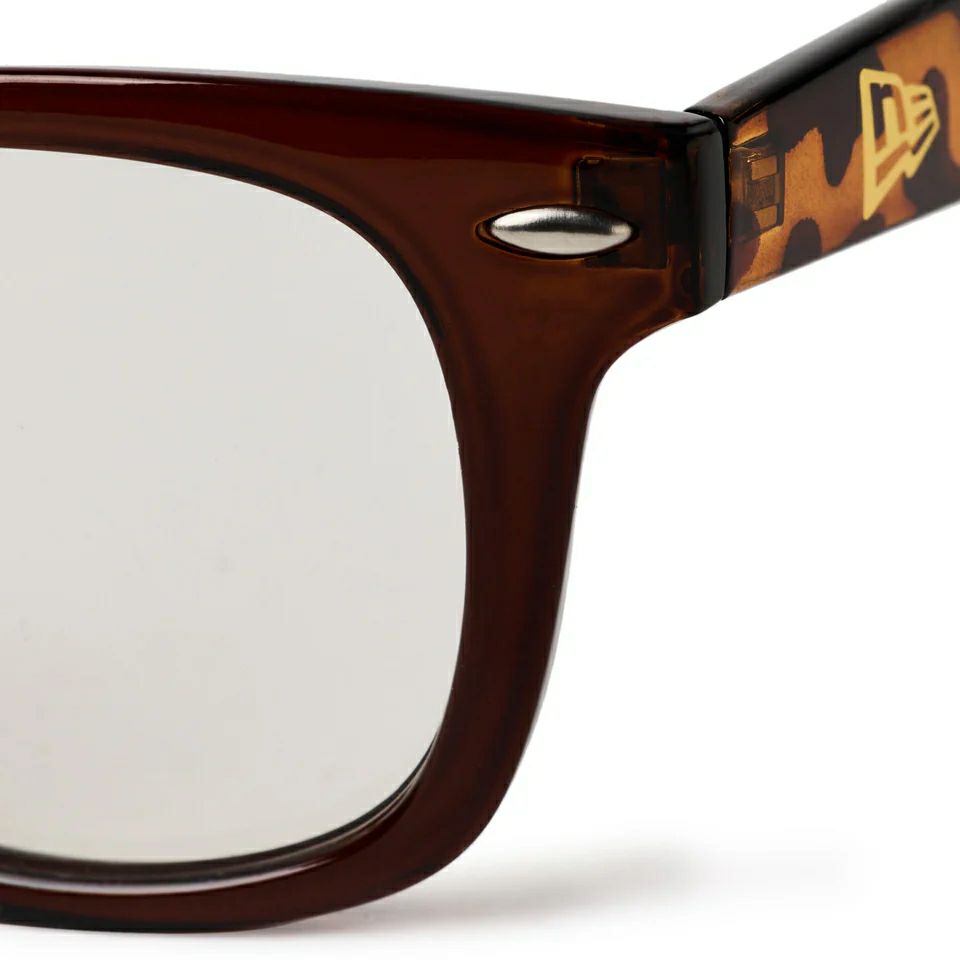 ニューエラのサングラス