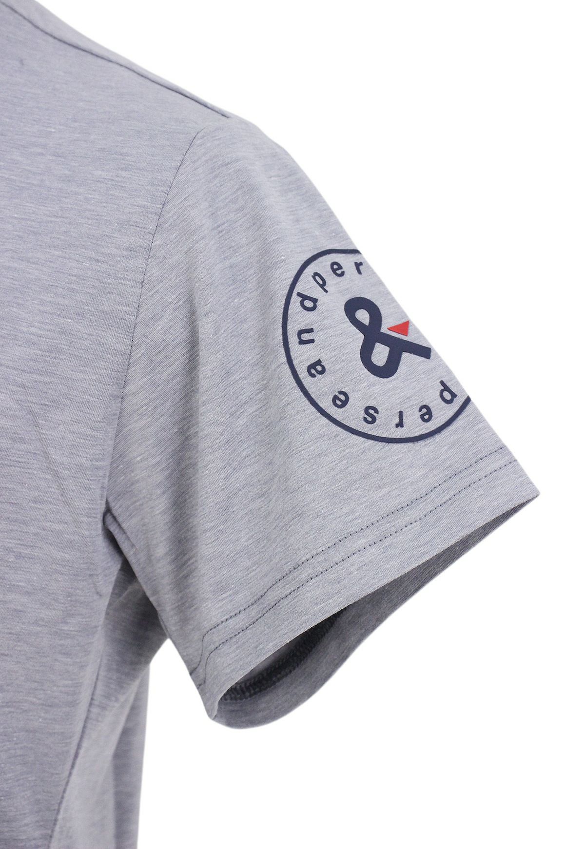 アンパスィのハイネックシャツ