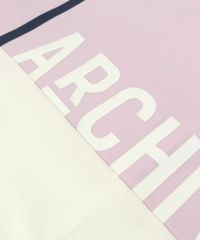 アルチビオのハイネックシャツ