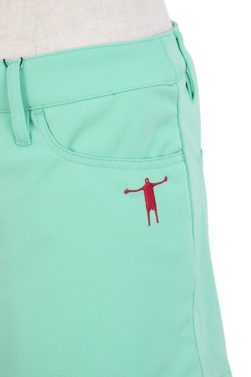 ティーマックのショートパンツ