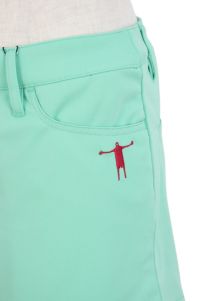 ティーマックのショートパンツ