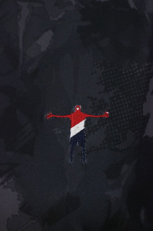 ティーマックのハイネックシャツ
