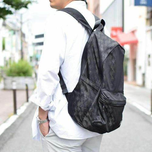 レザレクションのリュック