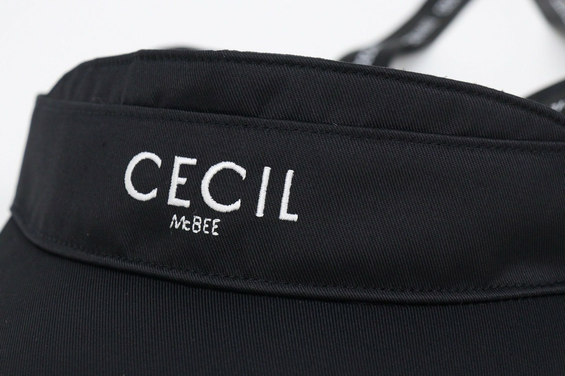 セシルマクビーグリーンのサンバイザー