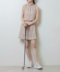 セシルマクビーのハイネックシャツ