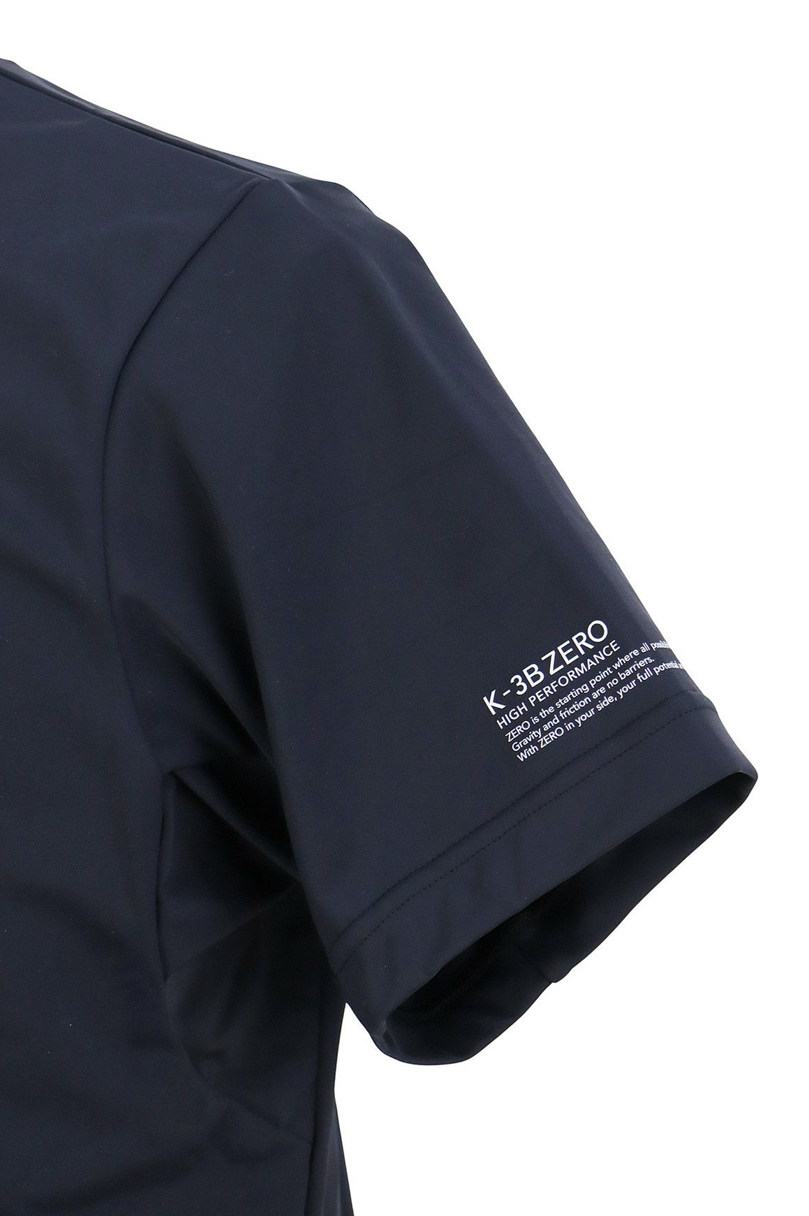 ケースリービーゼロのハイネックシャツ