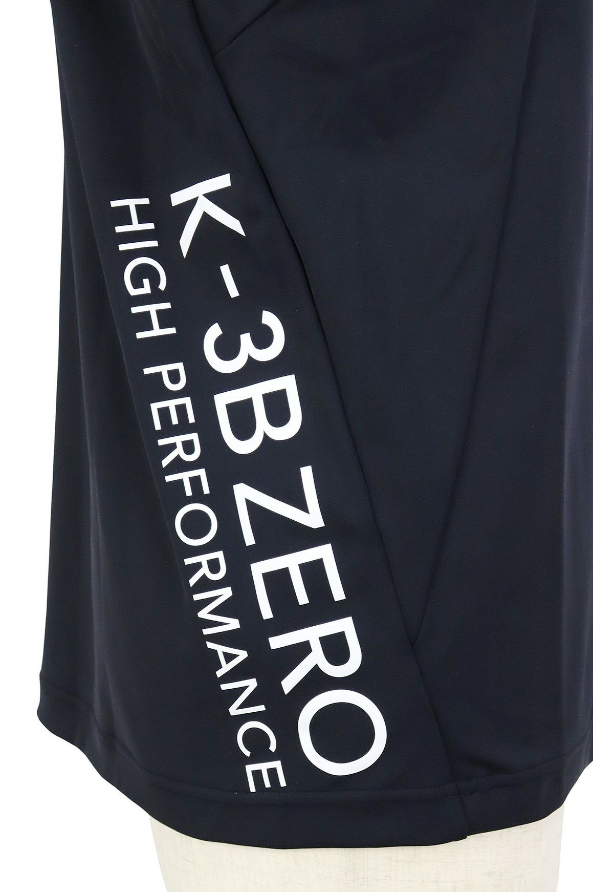 ケースリービーゼロのハイネックシャツ