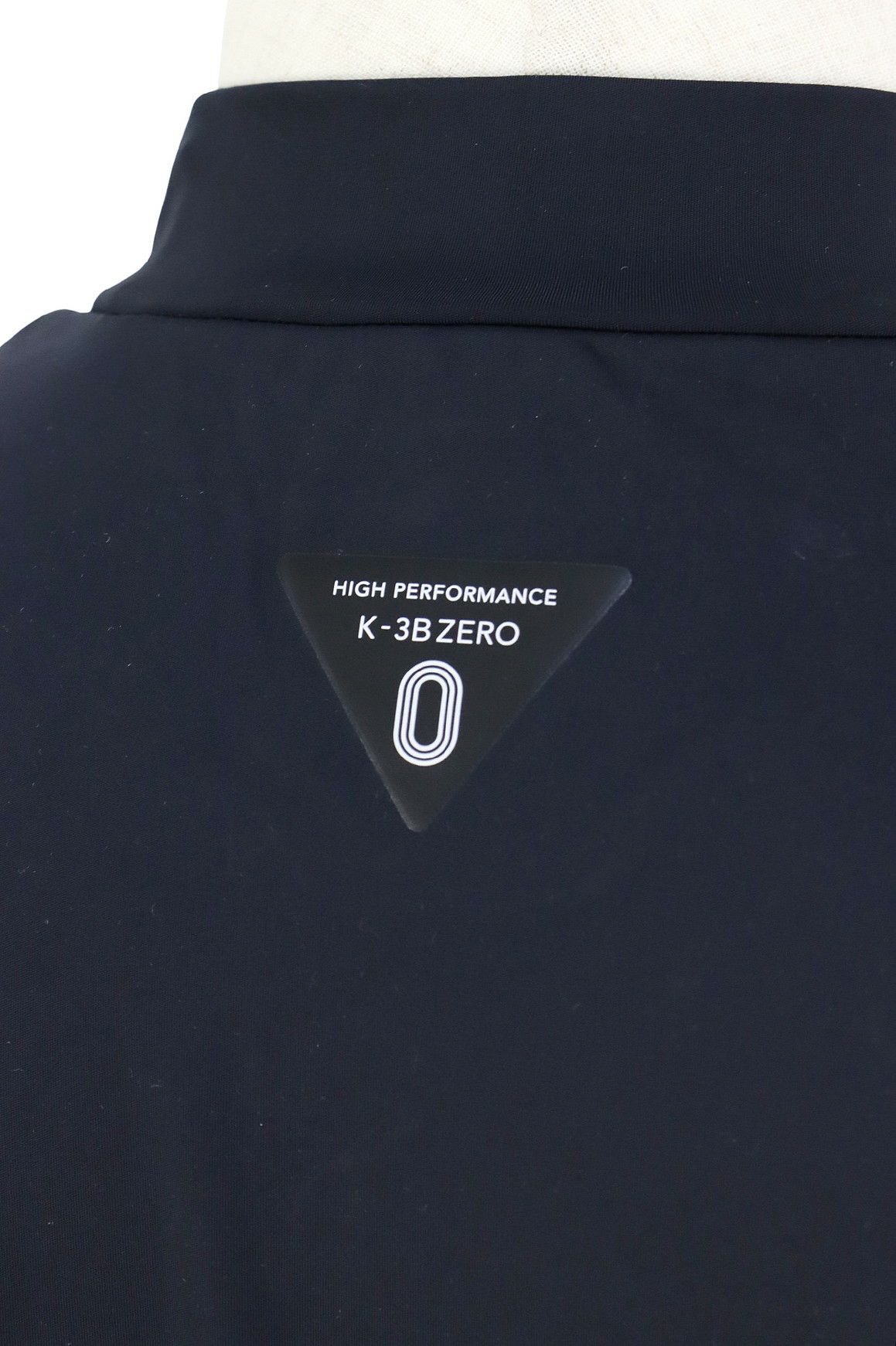 ケースリービーゼロのハイネックシャツ