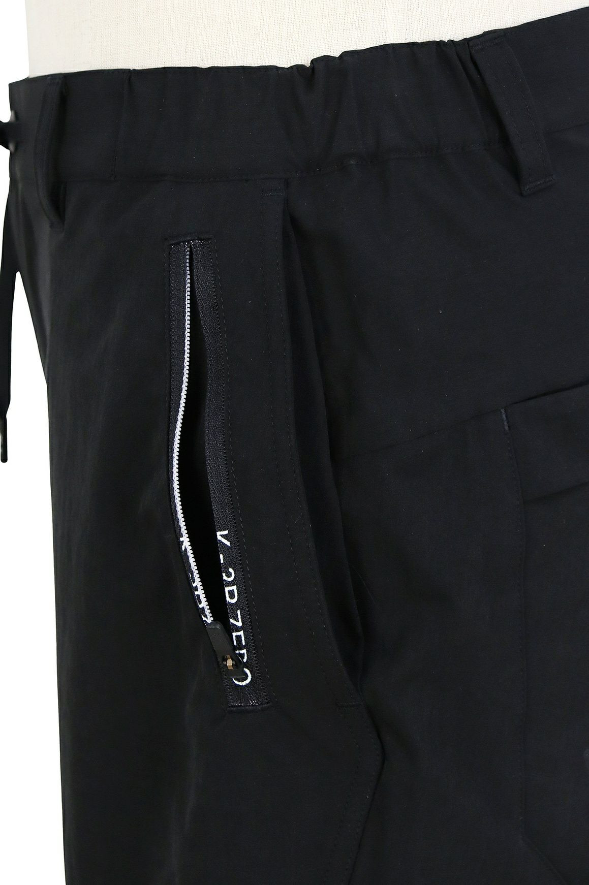 ケースリービーゼロのパンツ