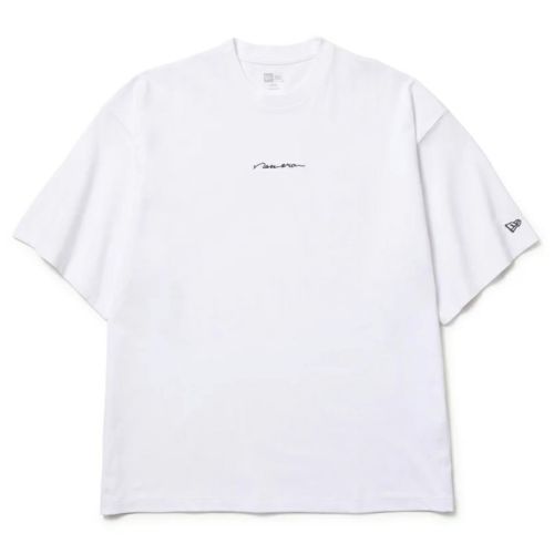 ニューエラのTシャツ