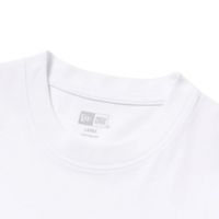 ニューエラのTシャツ