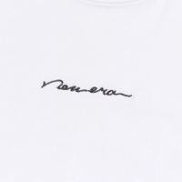 ニューエラのTシャツ