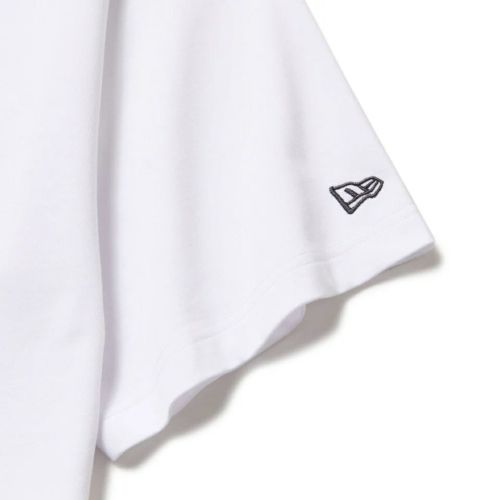 ニューエラのTシャツ