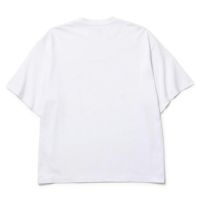 ニューエラのTシャツ
