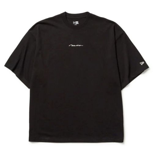 ニューエラのTシャツ