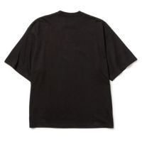 ニューエラのTシャツ