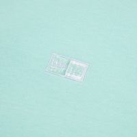 ニューエラのTシャツ