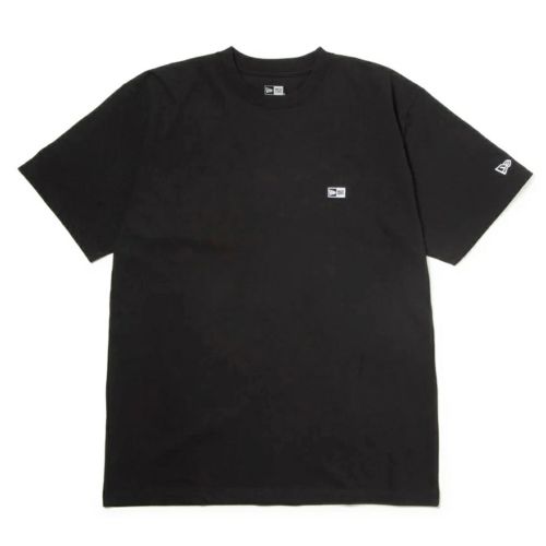 ニューエラのTシャツ