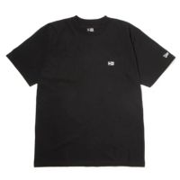 ニューエラのTシャツ