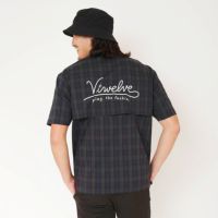 V12のハイネックシャツ