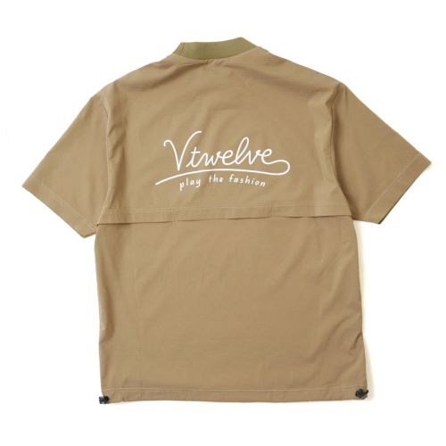 V12のハイネックシャツ