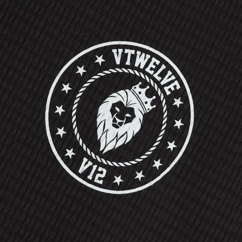 V12のポロシャツ