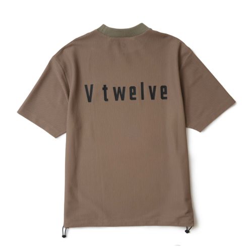 V12のハイネックシャツ