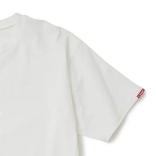 V12のTシャツ