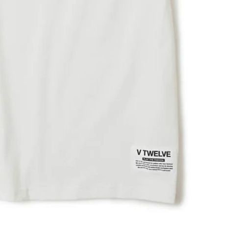 V12のTシャツ