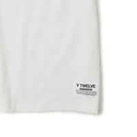 V12のTシャツ