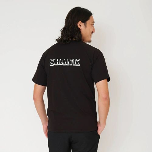 V12のTシャツ