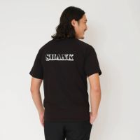 V12のTシャツ