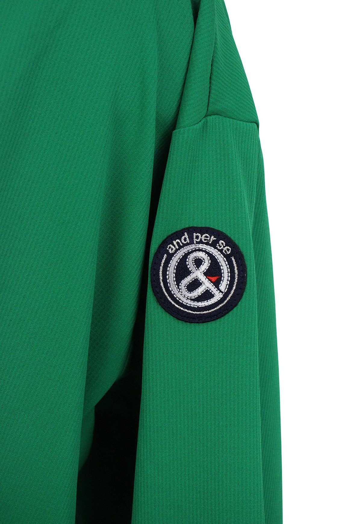 アンパスィのハイネックシャツ