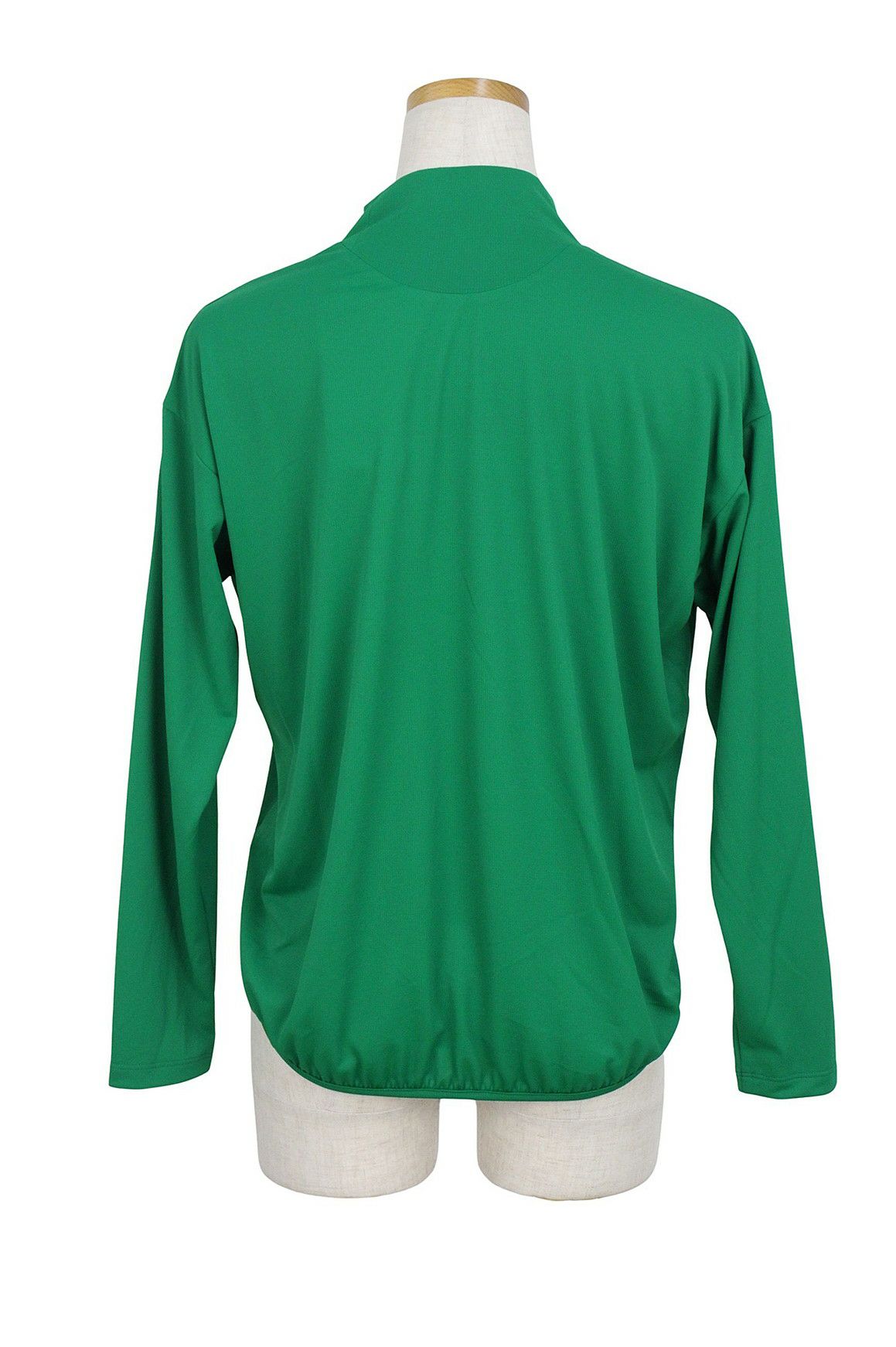 アンパスィのハイネックシャツ