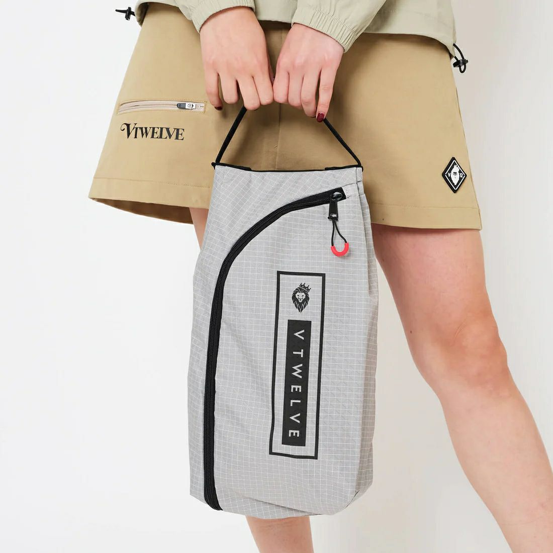 V12のシューズバッグ