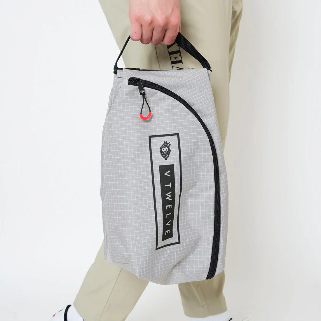 V12のシューズバッグ