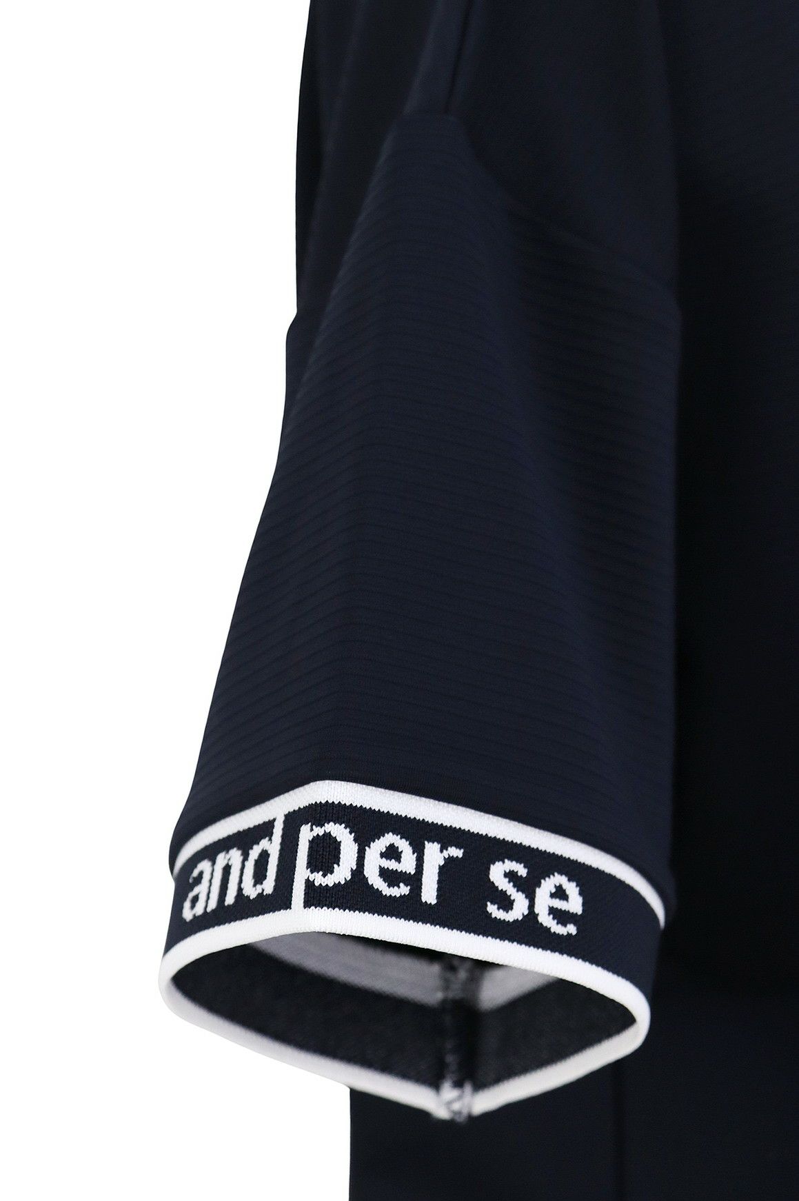 アンパスィのハイネックシャツ