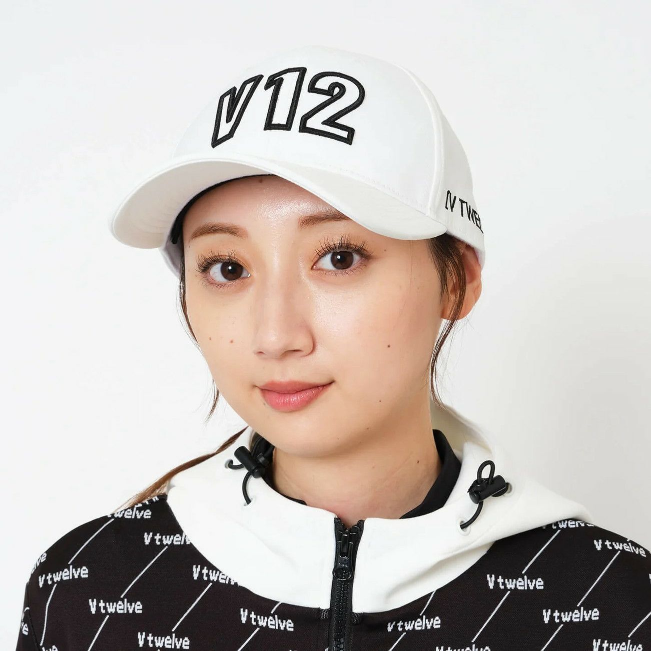 V12のキャップ