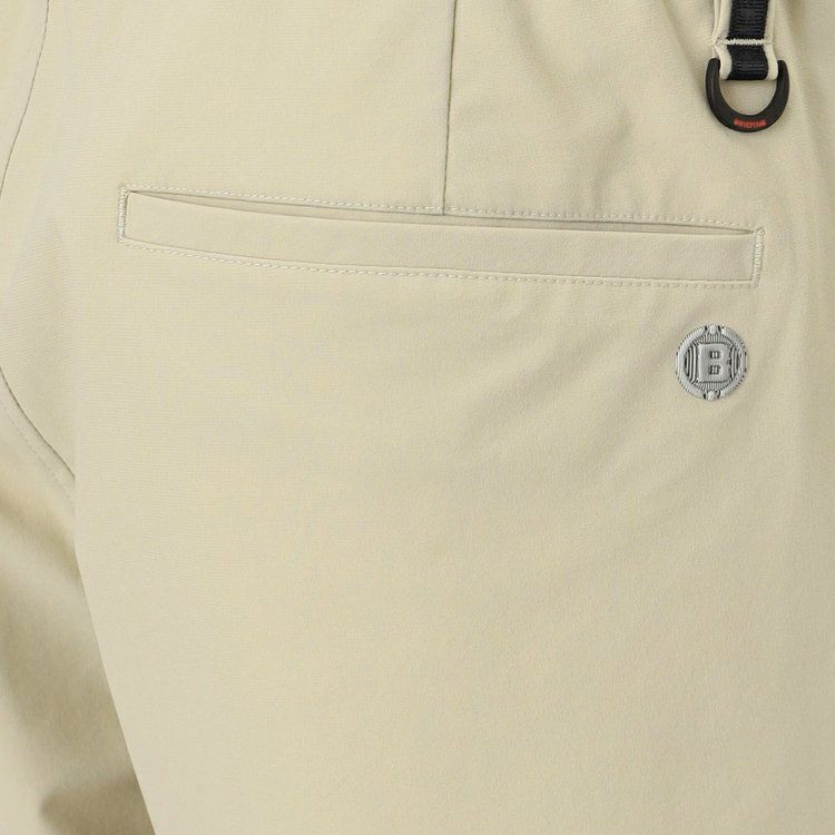 ブリーフィングゴルフのショートパンツ