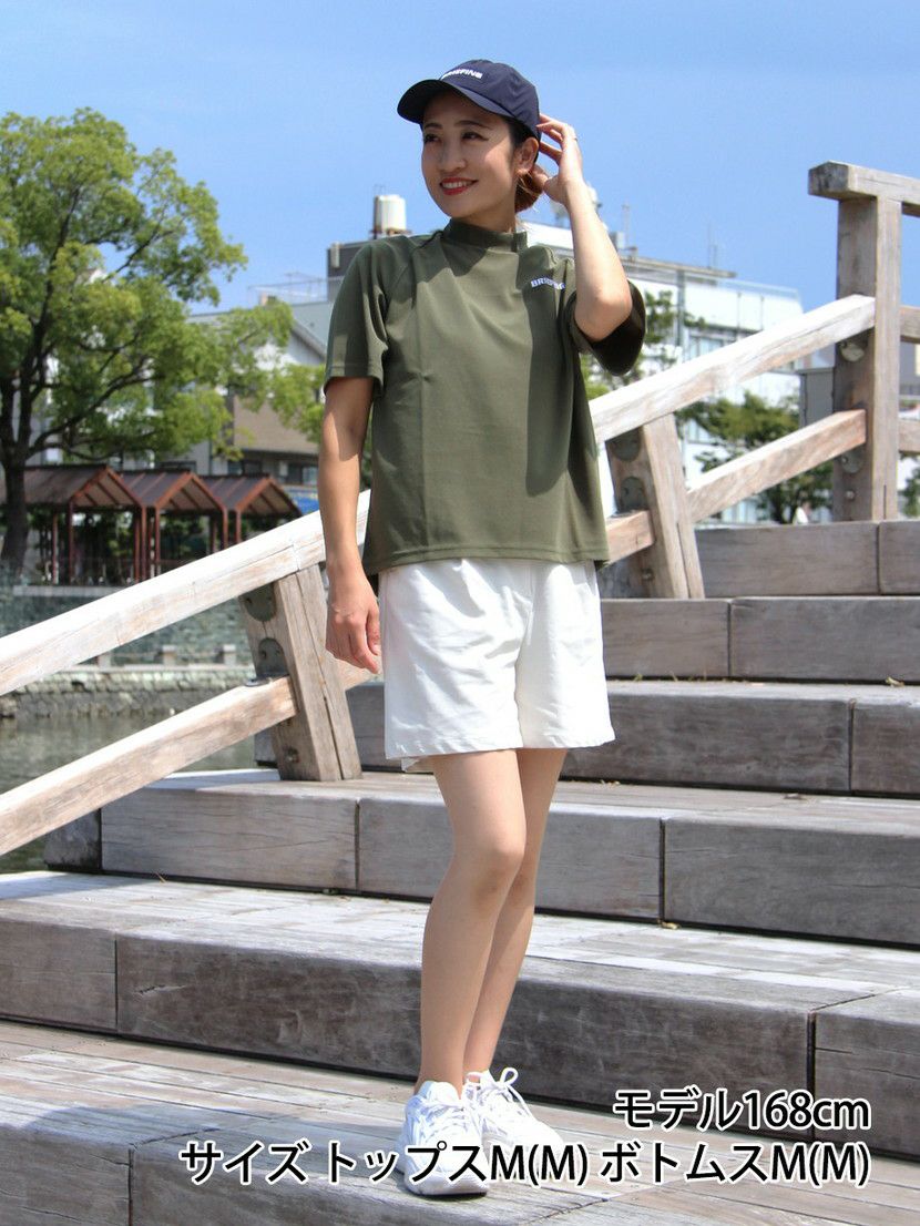 ブリーフィングのハイネックシャツ