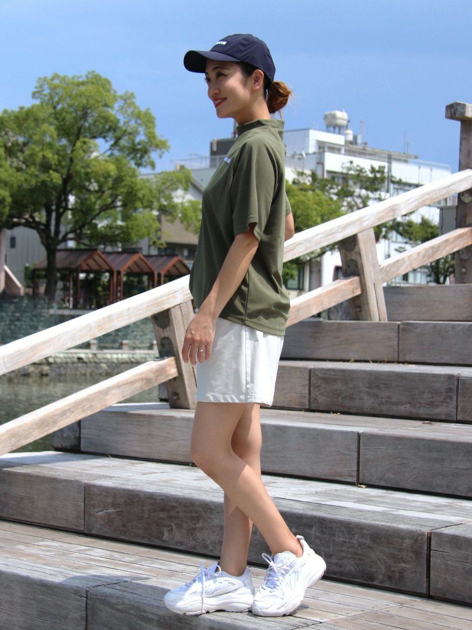 ブリーフィングのハイネックシャツ