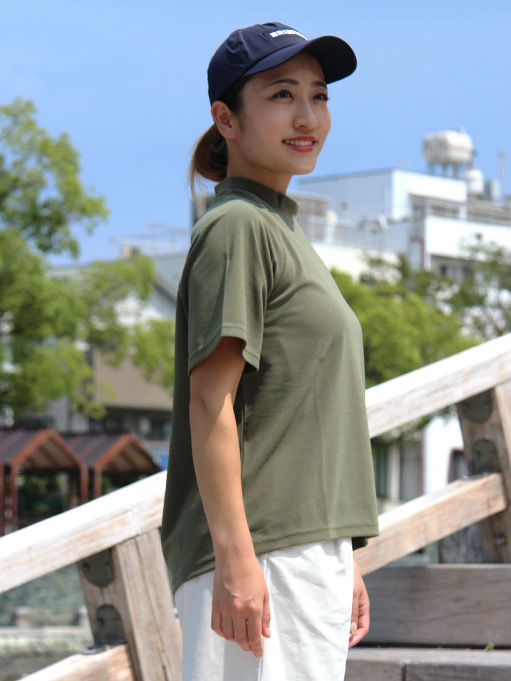 ブリーフィングのハイネックシャツ