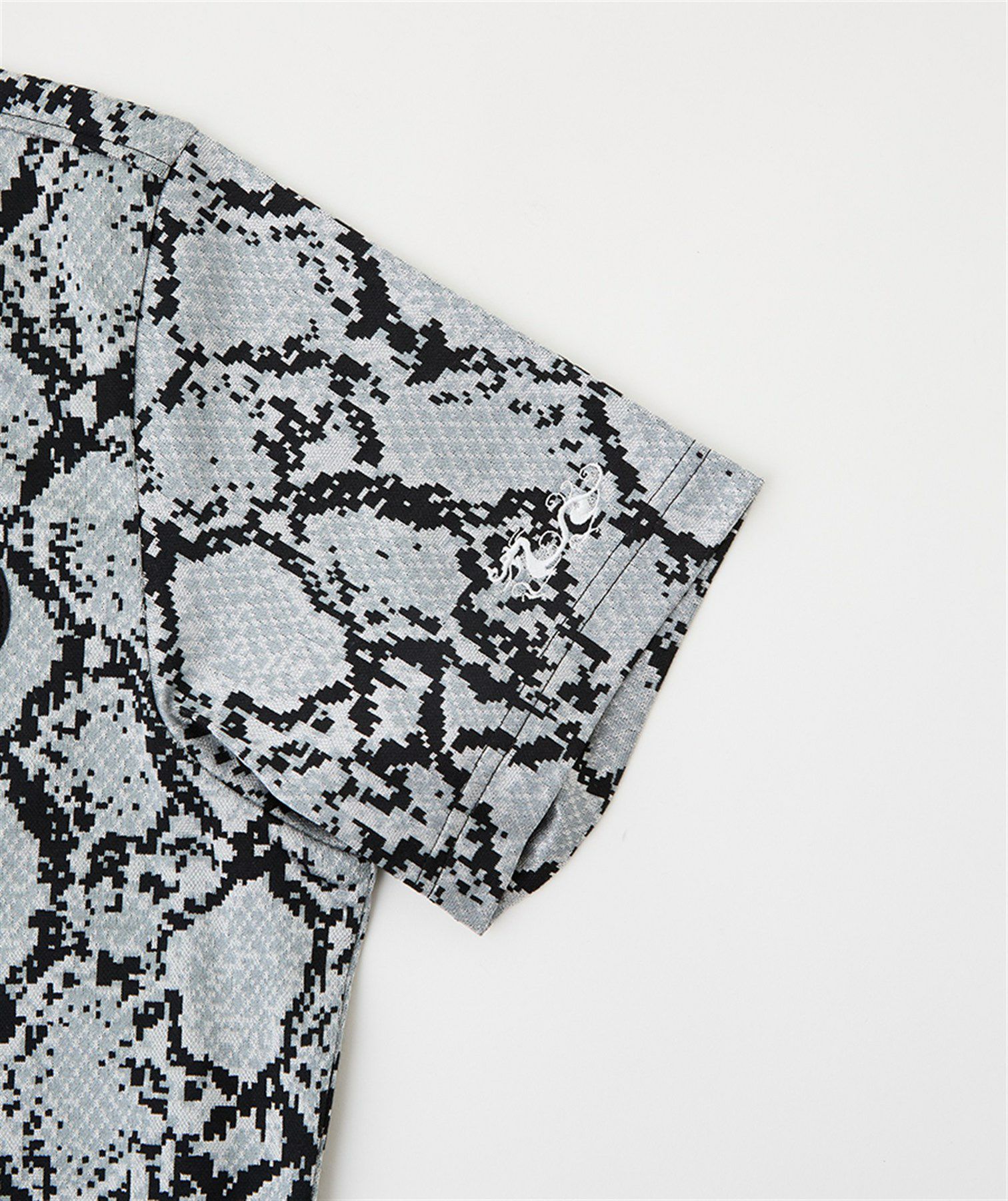 ダンスウィズドラゴンのポロシャツ