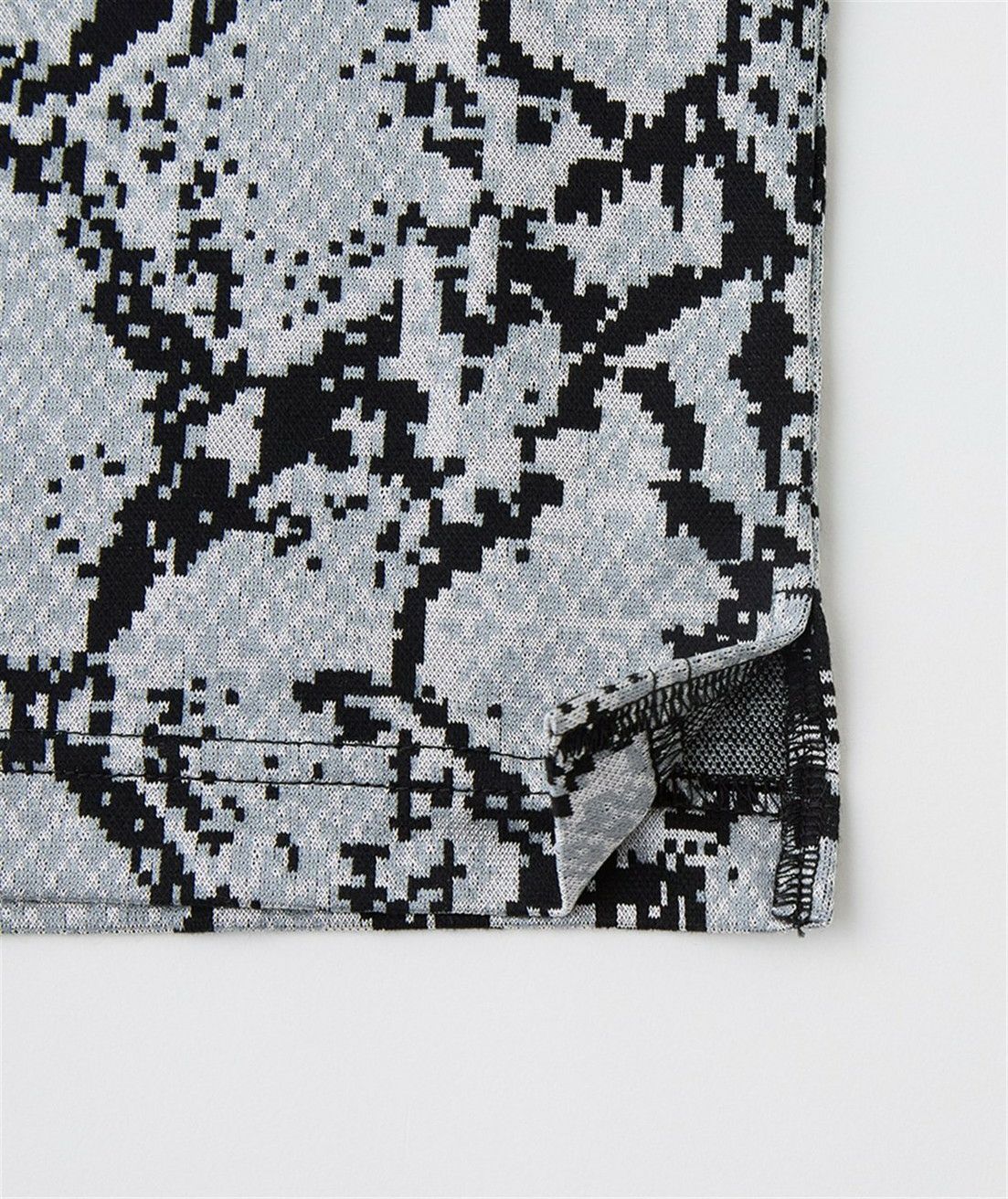 ダンスウィズドラゴンのポロシャツ