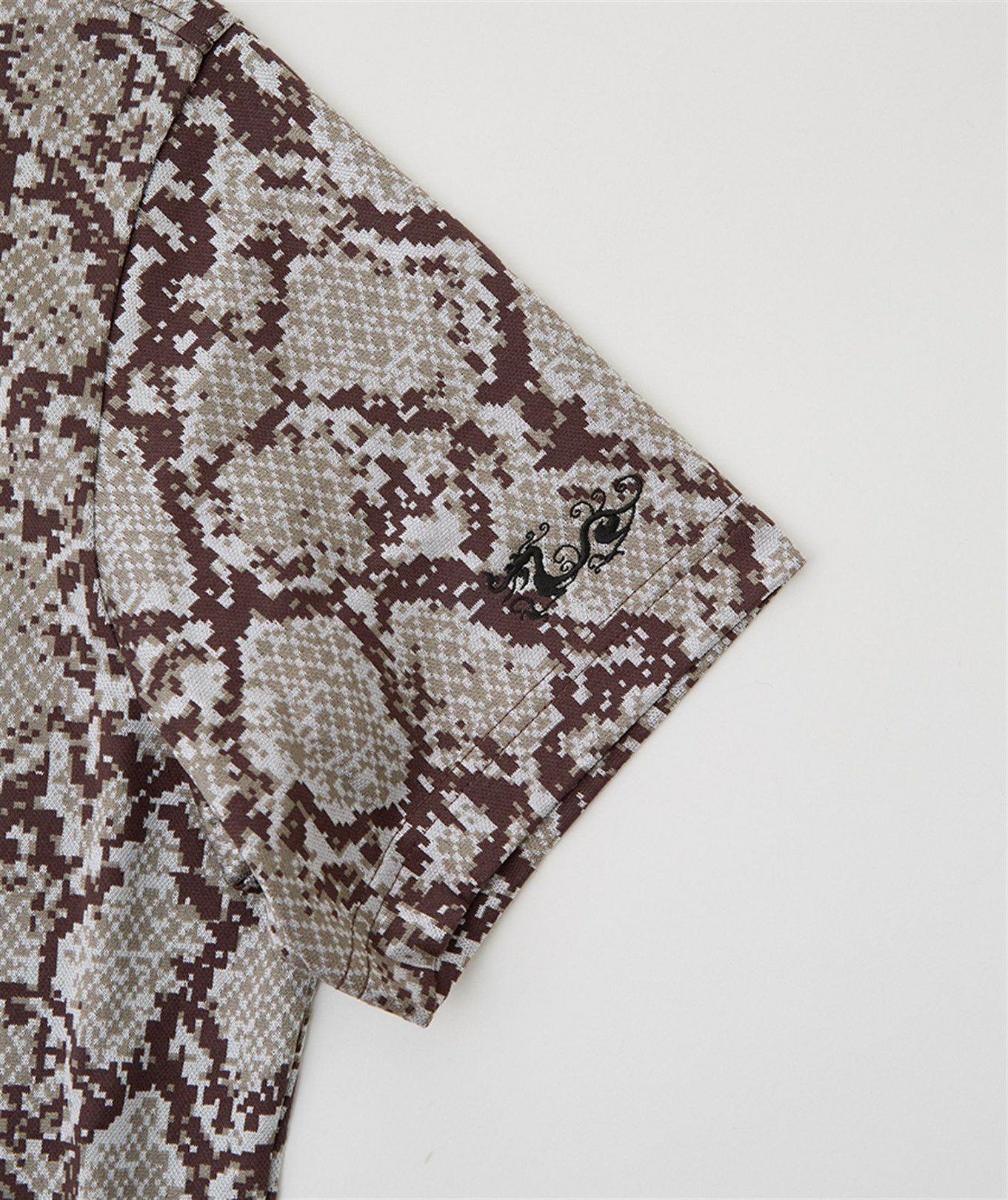 ダンスウィズドラゴンのポロシャツ